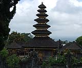 バリ島１日観光ツアーでご案内するブサキ寺院