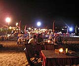 ジンバランビーチのレストラン