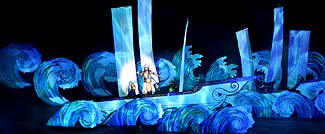 船が登場しました・・・嵐です！