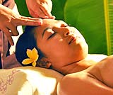 フェイシャルマッサージ