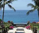 ホテルニッコー前の海