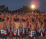 ケチャダンスの一場面