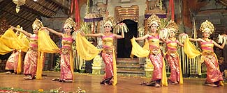 レゴンダンスの一場面