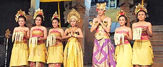 踊り子たちが最後のご挨拶