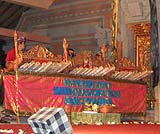 竹のガムラン、ジェゴグです