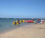 タンジュンブノアビーチはマリンスポーツのメッカです