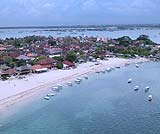 このタンジュンブノアビーチから出発です