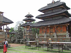 バトゥアン寺院