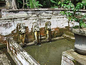 ゴアガジャの沐浴場