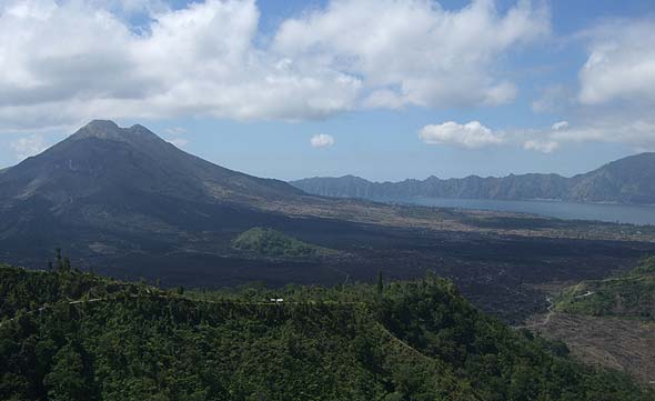 自然の大パノラマを見る事が出来るキンタマーニ