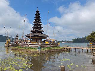 違う角度から見てみました。