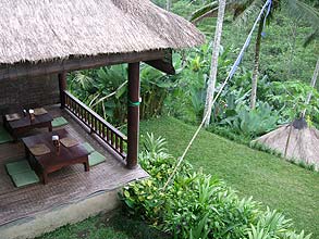 ライステラスを見ながらくつろげるカフェ２