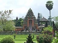 バリで一番美しいと言われるお寺・・・