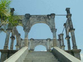 タマン・ウジュン