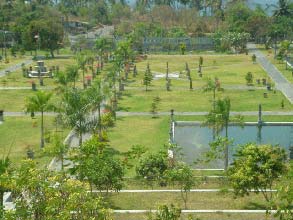 タマン・ウジュン