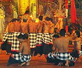 バトゥブランのケチャダンス