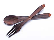 バリの木から作られたスプーンとフォークのセットです。バリらしいでしょ！