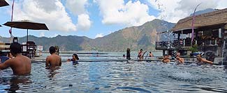 トヤブンカ温泉（バトゥール・ホット・スプリング）