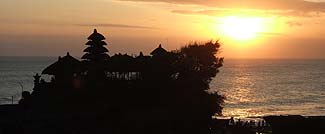 パワースポットツアーでご案内するとってもパワーが強いと言われる「タナロット寺院」