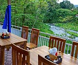 トラガワジャ川ロングラフティング