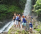 トラガワジャ川ラフティング