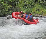 トラガワジャ川ラフティング
