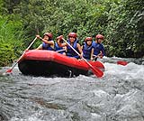 トラガワジャ川ラフティング