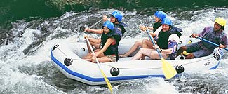 トラガワジャ川ラフティング