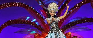 派手な衣装がたまりません