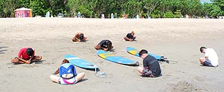 自分が波に乗っている姿をイメージして下さいね