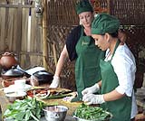 お料理教室の一場面