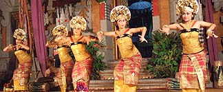 レゴンダンスの一場面