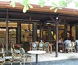 スミニャックにあるお洒落なれカフェでティタイムはいかがですか？