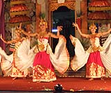 レゴンダンスの一場面