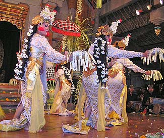 レゴンダンス鑑賞ツアーでご案内するレゴンダンスの始まりに踊られるウェルカムダンス