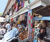 熱気あふれるウブドの市場