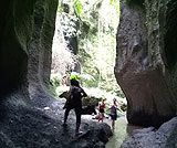 トゥカッドチュプンの滝