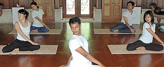 バグースジャティでのヨガ