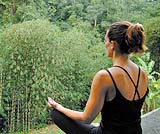 自然に包まれて自分との対話・・・ヨガ